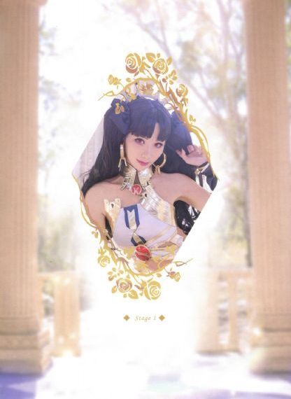 女大学生特殊的精油按摩